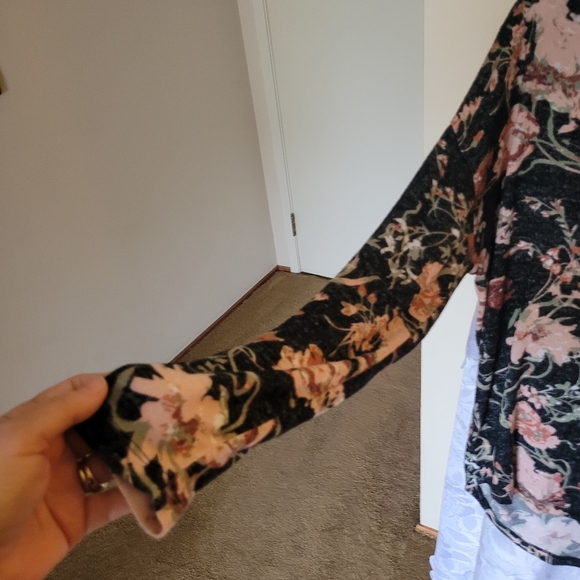 BUY 3, get 1 FREE (SEE DETAILS), Brand Well Worn Sweater - (314) - Picture 5 of 5